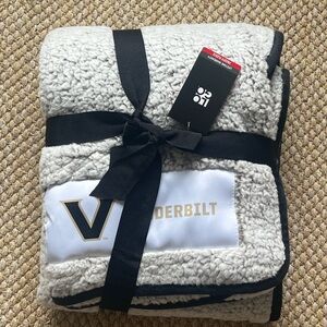 Vanderbilt University Throw Blanket - Ivory with Black Trim